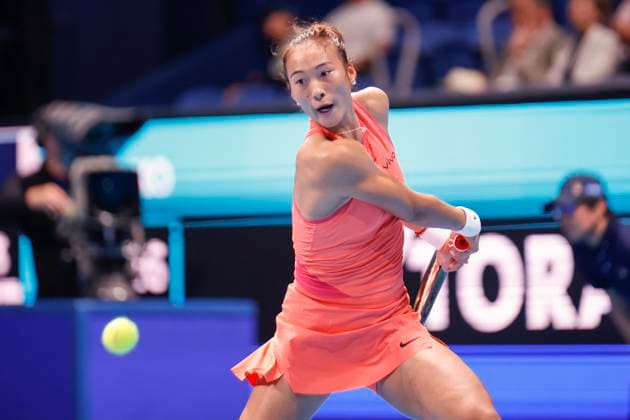 October 27, 2024, Tokyo, Japan: Qinwen ZHENG (CHN) hits a return against Sofia KENIN (USA) during the Singles Final match of Toray Pan Pacific Open Tennis Tournament 2024 at the Ariake Coliseum. Zheng won 7-6(5), 6-3. Tokyo Japan - ZUMAm191 20241027_aap_m191_012 Copyright: xRodrigoxReyesxMarinx