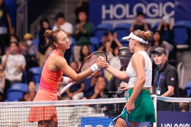 October 27, 2024, Tokyo, Japan: (L to R) Qinwen ZHENG (CHN) wins the Singles Final match against Sofia KENIN (USA) during the Toray Pan Pacific Open Tennis Tournament 2024 at the Ariake Coliseum. Zheng won 7-6(5), 6-3. Tokyo Japan - ZUMAm191 20241027_aap_m191_014 Copyright: xRodrigoxReyesxMarinx