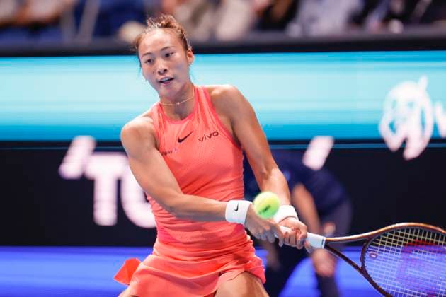 October 27, 2024, Tokyo, Japan: Qinwen ZHENG (CHN) hits a return against Sofia KENIN (USA) during the Singles Final match of Toray Pan Pacific Open Tennis Tournament 2024 at the Ariake Coliseum. Zheng won 7-6(5), 6-3. Tokyo Japan - ZUMAm191 20241027_aap_m191_016 Copyright: xRodrigoxReyesxMarinx