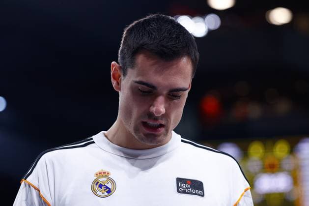 October 27, 2024, Madrid, Madrid, SPAIN: Alberto Abalde Diaz of Real Madrid looks on during the Spanish League, Liga ACB Endesa, basketball match played between Real Madrid and BAXI Manresa at WiZink Center on October 27, 2024, in Madrid, Spain. Madrid SPAIN - ZUMAa181 20241027_zaa_a181_011 Copyright: xDennisxAgyemanx