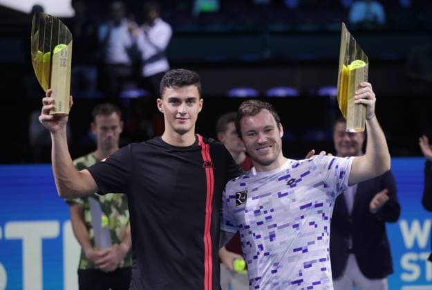 TENNIS - ATP, Tennis Herren Erste Bank Open VIENNA,AUSTRIA,27.OCT.24 - TENNIS - ATP World Tour, Erste Bank Open. Image shows Alexander Erler and Lucas Miedler (AUT). Keywords: trophy.  GEPAxpictures xWalterxLuger