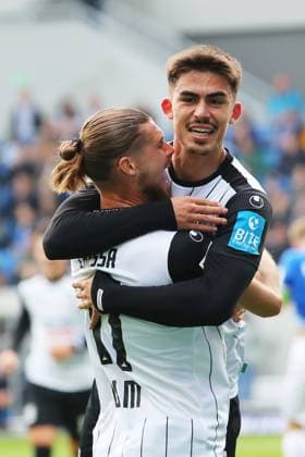 27.10.2024, xtvx, Fussball 2.Bundesliga, SV Darmstadt 98 - SSV Ulm 1846 emspor, v.l. Goal scored, Tor zum 1:1 Aaron Keller (SSV Ulm 1846) Torjubel, Goal celebration, celebrate the goal, celebrates scoring Dennis Chessa (SSV Ulm 1846) Aaron Keller (SSV Ulm 1846) (DFL DFB REGULATIONS PROHIBIT ANY USE OF PHOTOGRAPHS as IMAGE SEQUENCES and or QUASI-VIDEO) Darmstadt