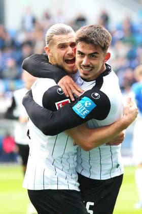 27.10.2024, xtvx, Fussball 2.Bundesliga, SV Darmstadt 98 - SSV Ulm 1846 emspor, v.l. Goal scored, Tor zum 1:1 Aaron Keller (SSV Ulm 1846) Torjubel, Goal celebration, celebrate the goal, celebrates scoring Dennis Chessa (SSV Ulm 1846) Aaron Keller (SSV Ulm 1846) (DFL DFB REGULATIONS PROHIBIT ANY USE OF PHOTOGRAPHS as IMAGE SEQUENCES and or QUASI-VIDEO) Darmstadt