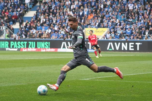 27.10.2024, xgox, Fussball 2. Bundesliga, 1. FC Magdeburg - Hannover 96 emspor, v.l. Ron Robert Zieler (Hannover, 12) (DFL DFB REGULATIONS PROHIBIT ANY USE OF PHOTOGRAPHS as IMAGE SEQUENCES and or QUASI-VIDEO) Magdeburg
