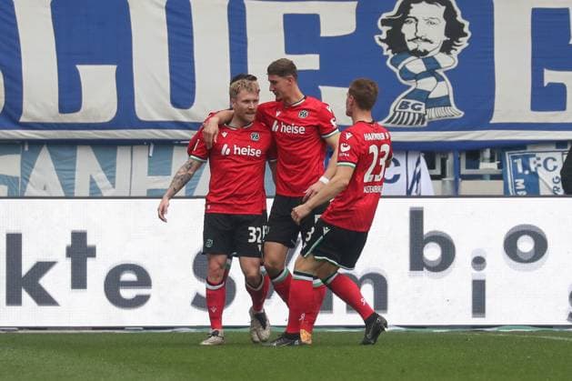 27.10.2024, xgox, Fussball 2. Bundesliga, 1. FC Magdeburg - Hannover 96 emspor, v.l. Andreas Voglsammer (Hannover, 32) Jubel, Torjubel, jubelt ueber das Tor, celebrate the goal, celebration (DFL DFB REGULATIONS PROHIBIT ANY USE OF PHOTOGRAPHS as IMAGE SEQUENCES and or QUASI-VIDEO) Magdeburg