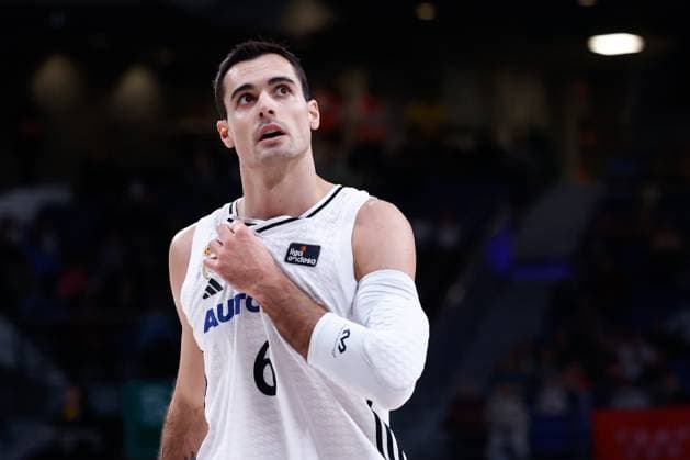 October 27, 2024, Madrid, Madrid, SPAIN: Alberto Abalde Diaz of Real Madrid looks on during the Spanish League, Liga ACB Endesa, basketball match played between Real Madrid and BAXI Manresa at WiZink Center on October 27, 2024, in Madrid, Spain. Madrid SPAIN - ZUMAa181 20241027_zaa_a181_022 Copyright: xDennisxAgyemanx