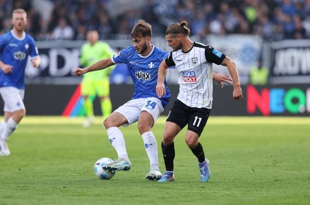 27.10.2024, xdcx, Fussball 2. Bundesliga, SV Darmstadt 98 - SSV Ulm 1846, emonline, emspor, despor, v.l., Killian Corredor (SV Darmstadt 98), Dennis Chessa (SSV Ulm 1846) DFL DFB REGULATIONS PROHIBIT ANY USE OF PHOTOGRAPHS AS IMAGE SEQUENCES AND OR QUASI-VIDEO.