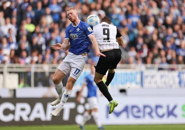 27.10.2024, xdcx, Fussball 2. Bundesliga, SV Darmstadt 98 - SSV Ulm 1846, emonline, emspor, despor, v.l., Kai Klefisch (SV Darmstadt 98), Lucas Röser (SSV Ulm 1846) DFL DFB REGULATIONS PROHIBIT ANY USE OF PHOTOGRAPHS AS IMAGE SEQUENCES AND OR QUASI-VIDEO.