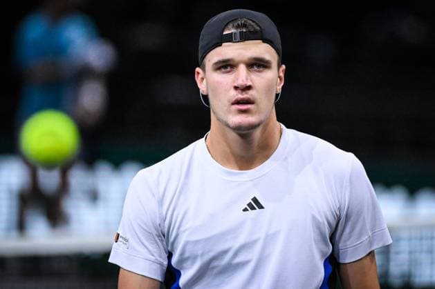 October 27, 2024, Paris, France, France: Jakub MENSIK of Czech Republic during the second qualifying day of the Rolex Paris Masters 1000 tennis tournament at Accor Arena on October 27, 2024 in Paris, France. Paris France - ZUMAm308 20241027_zsp_m308_020 Copyright: xMatthieuxMirvillex