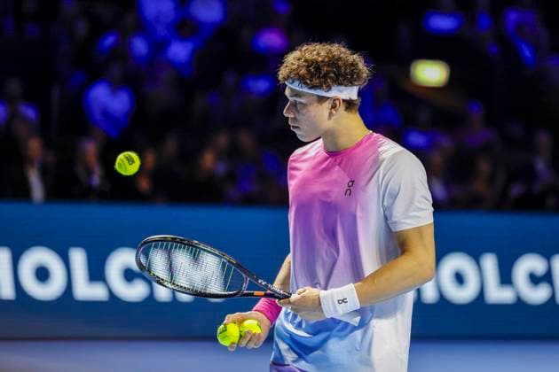 Ben Shelton (USA) , Tennis, Swiss Indoors ATP, Tennis Herren World Tour 500), 2024, Ben Shelton (USA) vs. Giovanni Mpetshi Perricard (FRA), 27.10.2024, St. Jakobshalle, Basel, Schweiz Basel St. Jakobshalle BS Schweiz Copyright: xGrantxHubbsx