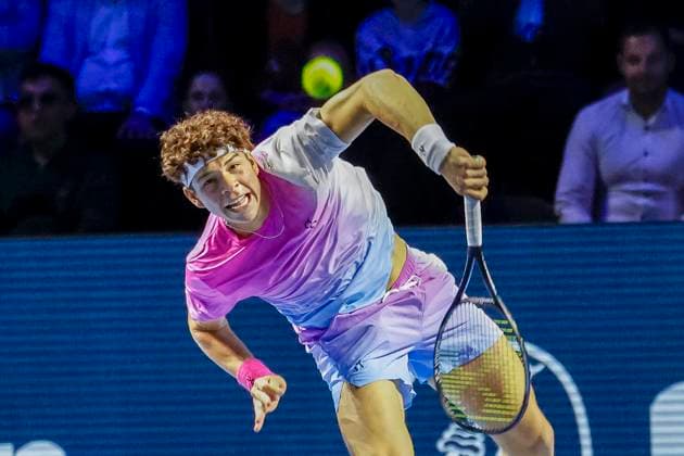 Ben Shelton (USA) , Tennis, Swiss Indoors ATP, Tennis Herren World Tour 500), 2024, Ben Shelton (USA) vs. Giovanni Mpetshi Perricard (FRA), 27.10.2024, St. Jakobshalle, Basel, Schweiz Basel St. Jakobshalle BS Schweiz Copyright: xGrantxHubbsx