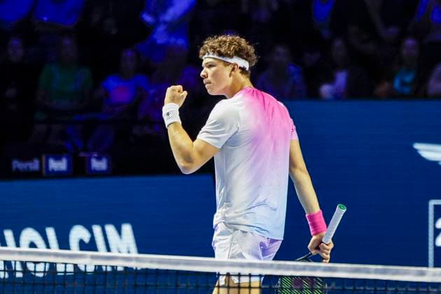 Ben Shelton (USA) , Tennis, Swiss Indoors ATP, Tennis Herren World Tour 500), 2024, Ben Shelton (USA) vs. Giovanni Mpetshi Perricard (FRA), 27.10.2024, St. Jakobshalle, Basel, Schweiz Basel St. Jakobshalle BS Schweiz Copyright: xGrantxHubbsx