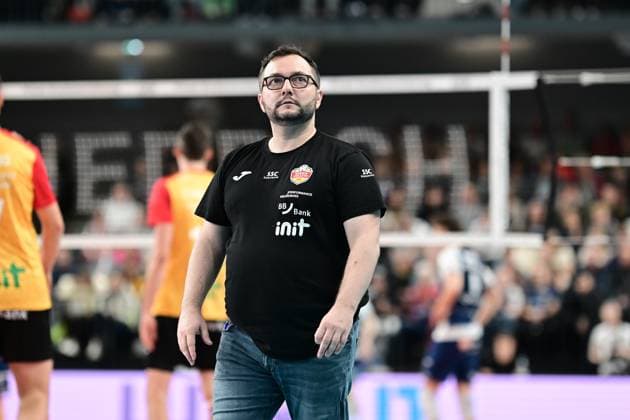 Volleyball I Herren I Saison 2024-2025 I Bundesliga I 7. Spieltag I SVG Lüneburg - BADEN VOLLEYS SSC Karlsruhe I 27.10.2024 Antonio Bonelli (BADEN VOLLEYS SSC Karlsruhe) ist genervt von seinem Team und rollt die Augen gen Himmel Lüneburg LKH Arena Niedersachsen Deutschland Copyright: xLobeca AndreasxHannigx
