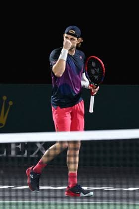 Zizou Bergs ( BEL ) celebrates during the Rolex Paris Masters at Accor Hotel Arena on October 27, 2024 in Paris, France. ( Photo by Federico Pestellini Panoramic ) TENNIS : Rolex Paris Masters - Paris - 27 10 2024 FedericoPestellini Panoramic 