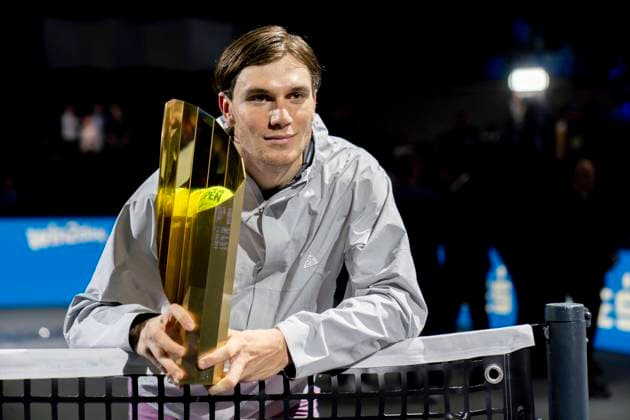 JACK DRAPER (GBR) celebrating his victory of the Erste Bank Open after match against KAREN KHACHANOV at the ATP, Tennis Herren World Tour, Erste Bank Open at the Wiener Stadthalle. Vienna