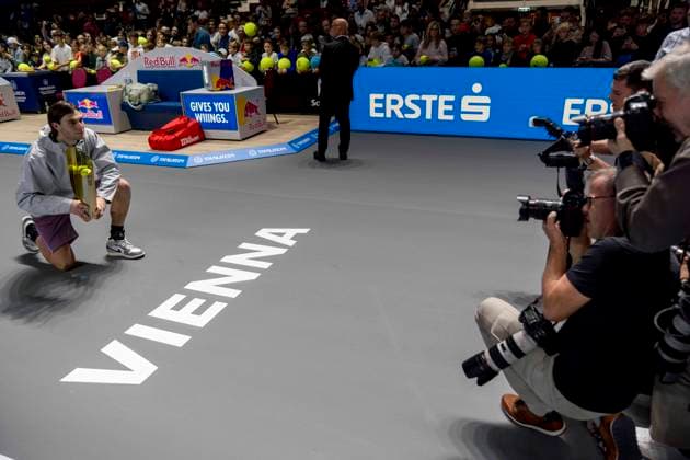 JACK DRAPER (GBR) celebrating his victory of the Erste Bank Open after match against KAREN KHACHANOV at the ATP, Tennis Herren World Tour, Erste Bank Open at the Wiener Stadthalle. Vienna