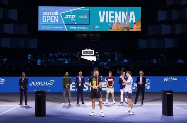 TENNIS - ATP, Tennis Herren Erste Bank Open VIENNA,AUSTRIA,27.OCT.24 - TENNIS - ATP World Tour, Erste Bank Open. Image shows Alexander Erler and Lucas Miedler (AUT), Thomas Muster, tournament director Herwig Straka and tournament represantatives.  GEPAxpictures xWalterxLuger