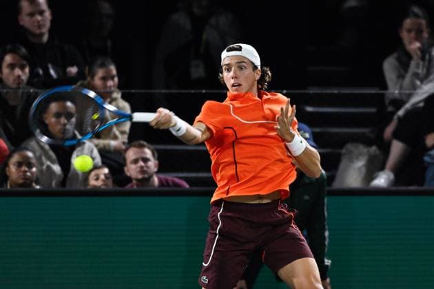 Arthur Cazaux ( FRA ) during the Rolex Paris Masters at Accor Hotel Arena on October 27, 2024 in Paris, France. ( Photo by Federico Pestellini Panoramic ) TENNIS : Rolex Paris Masters - Paris - 27 10 2024 FedericoPestellini Panoramic 