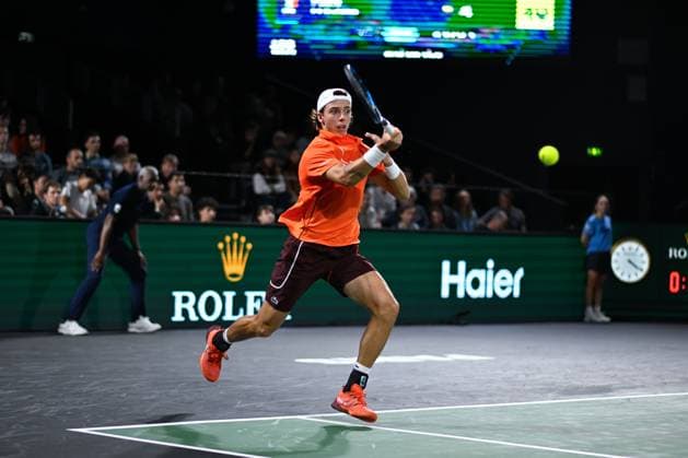 Arthur Cazaux ( FRA ) during the Rolex Paris Masters at Accor Hotel Arena on October 27, 2024 in Paris, France. ( Photo by Federico Pestellini Panoramic ) TENNIS : Rolex Paris Masters - Paris - 27 10 2024 FedericoPestellini Panoramic 