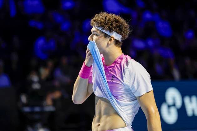 Ben Shelton (USA) , Tennis, Swiss Indoors ATP, Tennis Herren World Tour 500), 2024, Ben Shelton (USA) vs. Giovanni Mpetshi Perricard (FRA), 27.10.2024, St. Jakobshalle, Basel, Schweiz Basel St. Jakobshalle BS Schweiz Copyright: xGrantxHubbsx
