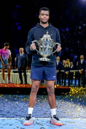 27.10.2024, Basel, St. Jakobshalle, ATP, Tennis Herren Swiss Indoors Basel, Giovanni Mpetshi Perricard (FRA) with the winners and champion trophy after his victory during the Mens Singles Final Basel St. Jakobshalle Basel Switzerland Copyright: xJustPictures.ch DanielaxPorcellix jp-en-DaPo-20241027-_DP25304