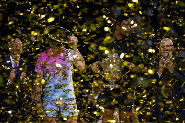 Bilder des Jahres 2024, Sport 10 Oktober Sport Themen der Woche KW43 Sport Bilder des Tages 27th October 2024; St. Jakobshalle, Basel, Switzerland; ATP, Tennis Herren 500 Swiss Indoors Basel Tennis, Day 7; Giovanni Mpetshi Perricard (FRA) and Ben Shelton (USA) duck from the confetti during the trophy ceremony after the final  ActionPlus12709413 DavidxEmm
