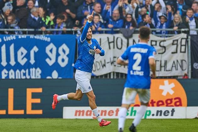 Torfreude Jubel von Fraser Hornby (SV Darmstadt 98, 09) über sein 1:0 GER, SV Darmstadt 98 gegen SSV Ulm 1846, Fussball, 2. Bundesliga, 10. Spieltag, Spielzeit 2024 2025, 27.10.24. DFL REGULATIONS PROHIBIT ANY USE OF PHOTOGRAPHS AS IMAGE SEQUENCES AND OR QUASI-VIDEO. GER, SV Darmstadt 98 gegen SSV Ulm 1846, Fussball, 2. Bundesliga, 10. Spieltag, Spielzeit 2024 2025, 27.10.24. Darmstadt
