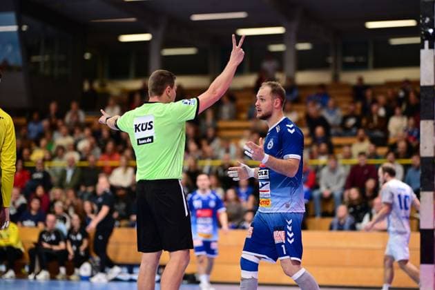 Handball I Herren I Saison 2024-2025 I 2. HBL I 9. Spieltag I VfL Lübeck-Schwartau - Dessau-Rosslauer HV 06 I 27.10.2024 2 Minuten Paul Skorupa (14, VfL Lübeck-Schwartau) Hansestadt Lübeck Hansehalle Schleswig-Holstein Deutschland