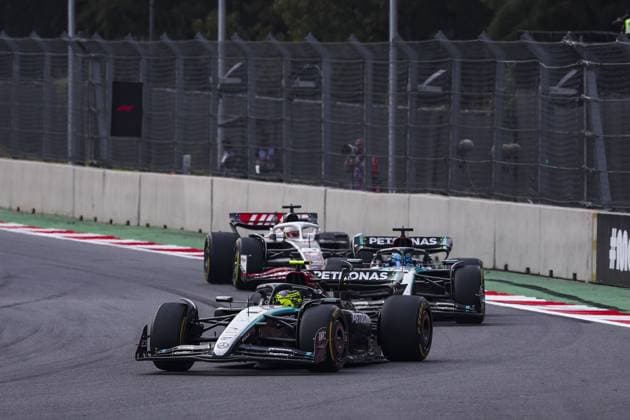 44 HAMILTON Lewis (gbr), Mercedes AMG F1 Team W15, action during the Formula 1 Gran Premio de la Ciudad de Mexico 2024, 20th round of the 2024 Formula One World Championship, WM, Weltmeisterschaft from October 25 to 27, 2024 on the Autodromo Hermanos Rodriguez, in Mexico City, Mexico - F1 - MEXICO CITY GRAND PRIX 2024 DPPI Panoramic  241027_R20_MESSICO_EA023766.JPG