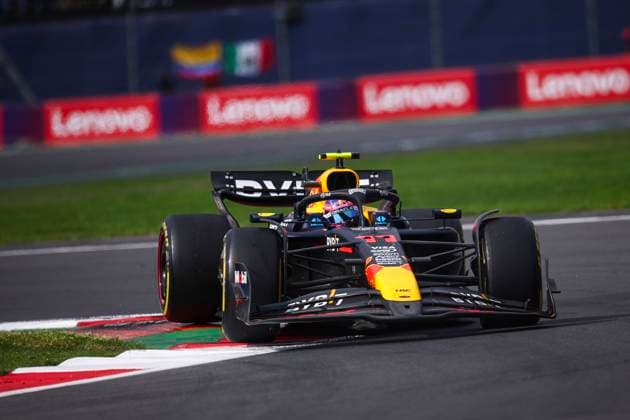 11 PEREZ Sergio (mex), Red Bull Racing RB20, action during the Formula 1 Gran Premio de la Ciudad de Mexico 2024, 20th round of the 2024 Formula One World Championship, WM, Weltmeisterschaft from October 25 to 27, 2024 on the Autodromo Hermanos Rodriguez, in Mexico City, Mexico - F1 - MEXICO CITY GRAND PRIX 2024 DPPI Panoramic  241027_R20_MESSICO_EA024574
