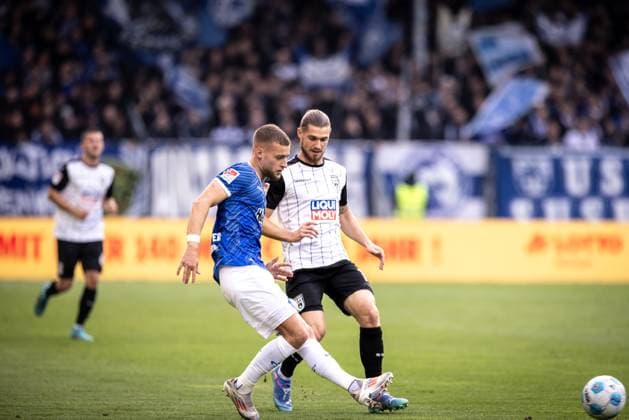 Fußball - Herren - 2. Bundesliga - 10. Spieltag - Saison 2024 2025 - SV Darmstadt 98 - SSV Ulm 1846 Fußball 1:1 27.10.2024 15 Fabian Nürnberger (SV Darmstadt) DFL regulations prohibit any use of photographs as image sequences and or quasi-video Darmstadt Merck-Stadion am Böllenfalltor Deutschland