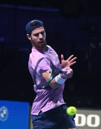 (241028) -- VIENNA, Oct. 28, 2024 -- Karen Khachanov of Russia hits a return during the men s singles final against Jack Draper of Britain at Erste Bank Tennis Open in Vienna, Austria, Oct. 27, 2024. ) (SP)AUSTRIA-VIENNA-TENNIS-ERSTE BANK OPEN-FINAL HexCanling 