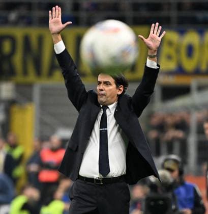 Sport Themen der Woche KW43 Sport Bilder des Tages (241028) -- MILAN, Oct. 28, 2024 -- Inter Milan s head coach Simone Inzaghi reacts during a Serie A football match between Inter Milan and Juventus in Milan, Italy, on Oct. 27, 2024. (Photo by Xinhua) (SP)ITALY-MILAN-FOOTBALL-SERIE A-INTER MILAN VS JUVENTUS AlbertoxLingria 