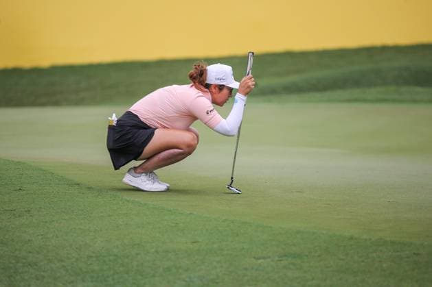 October 27, 2024, Kuala Lumpur, Malaysia: Marina Alex of America align her shot at hole 18th during the final round of Maybank Championship 2024 on Kuala Lumpur Golf & Country Club golf course. Kuala Lumpur Malaysia - ZUMAs197 20241027_aaa_s197_374 Copyright: xFarisxHadziqx