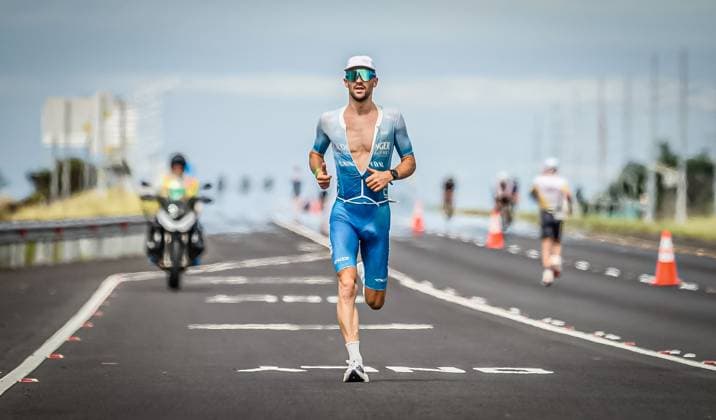 Bilder des Jahres 2024, Sport 10 Oktober Sport Themen der Woche KW43 RECORD DATE NOT STATED Ironman Hawaii 2024 - Patrick Lange 26.10.24: Ironman Weltmeister Patrick Lange Kailua Kona Hawaii USA *** Ironman Hawaii 2024 Patrick Lange 26 10 24 Ironman World Champion Patrick Lange Kailua Kona Hawaii USA _DSC9319