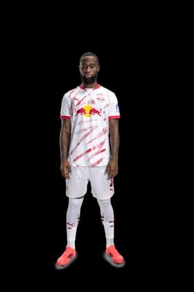 Achtung: Redaktionelle Nutzung honorarfrei - Attention: Free of charge for editorial use - Lutsharel Geertruida RB Leipzig Porträttermin Saison 2024 2025, Herren, 1.BL, RB Leipzig, Porträt, Vorstellung, Präsentation, Pressetermin, Fußball, GER, RedBull, Red Bull, RBL; Shooting, Studio, Studioshooting, Freisteller, xptt