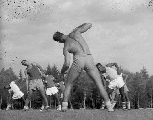 HINDAS 1958-06. Brasilianska fotbollslandslaget tränar i Hindas. *** Local Caption *** GT Lada: Krep 2009-01 HINDAS SVERIGE Fotboll x2524x *** HINDAS 1958 06 Brazilian national football team training in Hindas Local Caption GT Lada Krep 2009 01 HINDAS SWEDEN Football x2524x  Copyright: xKamerareportage TTx FOTBOLLSLAG xx *** HINDAS 1958 06 Brazilian national football team training in Hindas Local Caption GT Lada Krep 2009 01 HINDAS SVERIGE Fotboll x2524x HINDAS 1958 06 Brazilian national football team training in Hindas Local Caption GT Lada Krep 2009 01 HINDAS SWEDEN Football x2524x  Copyright xCamera report TTx FOTBOLLSLAG xx  Copyright: xIMAGO Kamerareportage TTx imago images 0769534355
