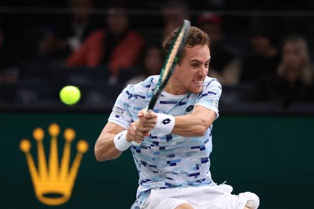 ROLEX PARIS MASTERS TENNIS 2024 Thierry Larret Maxppp. Tennis. Rolex Paris Masters. Accorhotels Arena, Paris (75), le 28 Octobre 2024. Stefanos TSITSIPAS (GRE) vs Roberto CARBALLES BAENA (ESP) Paris (75) ACCORHOTELS ARENA ILE DE FRANCE FRANCE  Copyright: xMAXPPPxThierryxLarretx TL_20241028_2035 0776166341st