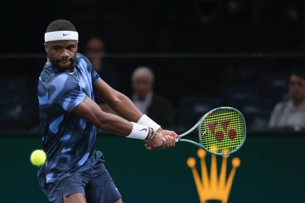 October 29, 2024, Paris, France: FRANCES TIAFOE (USA) returns the ball to GIOVANI PERRICARD (FRA) during the day two of Rolex Paris Masters 1000 tournament at Paris Accor Arena Stadium in Paris France Paris France - ZUMAp119 20241029_zaf_p119_038 Copyright: xPierrexSteveninx