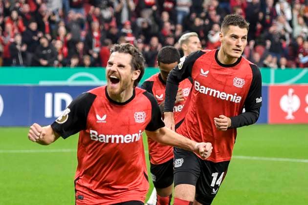 Sport Themen der Woche KW44 Sport Bilder des Tages Patrick Schick (Leverkusen 14) jubelt nach dem Tor zum 1:0 mit Jonas Hofmann (Leverkusen 7) (li.) 29.10.2024 Fussball Bayer 04 Leverkusen vs SV Elversberg, BayArena, Leverkusen, DFB DFL REGULATIONS PROHIBIT ANY USE OF PHOTOGRAPHS AS IMAGE SEQUENCES AND OR QUASI-VIDEO NRW Germany *** Patrick Schick Leverkusen 14 celebrates after scoring the 1 0 goal with Jonas Hofmann Leverkusen 7 li 29 10 2024 Soccer Bayer 04 Leverkusen vs SV Elversberg, BayArena, Leverkusen, DFB DFL REGULATIONS PROHIBIT ANY USE OF PHOTOGRAPHS AS IMAGE SEQUENCES AND OR QUASI VIDEO NRW Germany Copyright: xpepphotox xSaschaxWeizx pep00321, pep_20241029_hm_1357