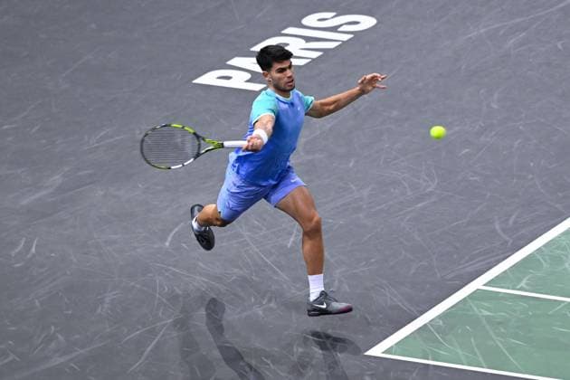 Carlos Alcaraz ( Espagne ) during the Rolex Paris Masters at Accor Hotel Arena on October 29, 2024 in Paris, France. (Photo by Federico Pestellini Panoramic ) TENNIS : Rolex Paris Masters - Paris - 29 10 2024 FedericoPestellini Panoramic 