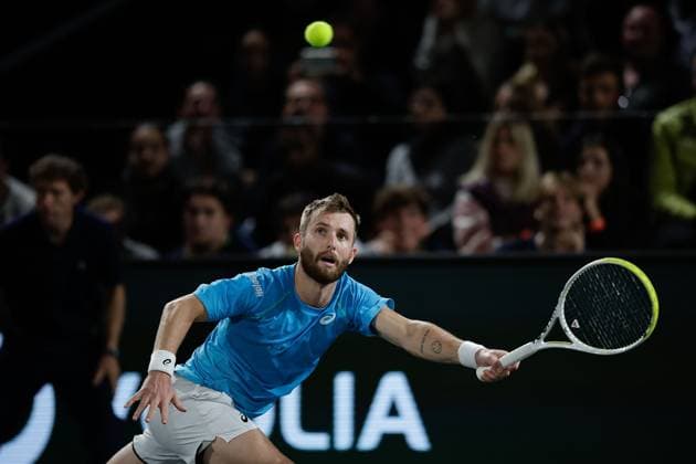 Paris, 29.10.2024 Tennis Rolex Paris Masters 2024, Ben Shelton (USA) - Corentin Moutet (FRA) v.l., Corentin Moutet (FRA) spielt eine Vorhand. Copyright: AntonioxBorga