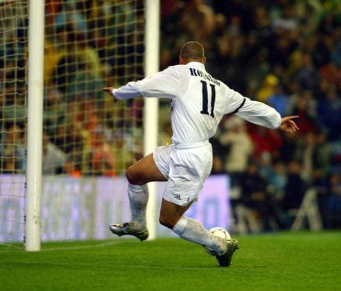 RONALDO REMATA A PUERTA VACIA PARA MARCAR EL GOL AL VALENCIA  12-01 00-00 38696735