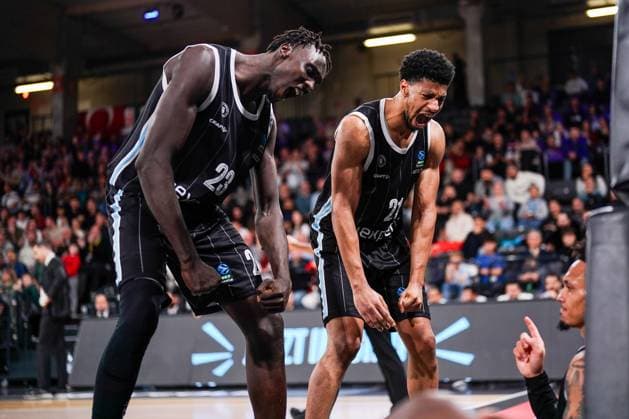 Sport Themen der Woche KW44 Sport Bilder des Tages Kur Kuath (Veolia Towers Hamburg, 23), Jordan Barnett (Veolia Towers Hamburg, 21) und Jaizec Lottie (Veolia Towers Hamburg, 04), jubelt Jubel, Emotionen, GER, Veolia Towers Hamburg vs Turk Telekom Ankara, Basketball, EuroCup, Spieltag 6, Saison 2024 2025, 29.10.2024 GER, Veolia Towers Hamburg vs Turk Telekom Ankara, Basketball, EuroCup, Spieltag 6, Saison 2024 2025, 29.10.2024 Hamburg *** Kur Kuath Veolia Towers Hamburg, 23 , Jordan Barnett Veolia Towers Hamburg, 21 and Jaizec Lottie Veolia Towers Hamburg, 04 , cheers, emotions, GER, Veolia Towers Hamburg vs Turk Telekom Ankara, Basketball, EuroCup, Matchday 6, Season 2024 2025, 29 10 2024 GER, Veolia Towers Hamburg vs Turk Telekom Ankara, Basketball, EuroCup, Matchday 6, Season 2024 2025, 29 10 2024 Hamburg Copyright: xEibner-Pressefoto MaxxVincenx EP_MVN