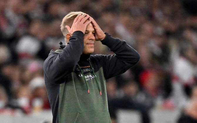 Trainer Coach Markus Anfang 1. FC Kaiserslautern FCK am Spielfeldrand Enttaeuschung enttaeuscht nach vergebener Torchance Gestik Geste VfB Stuttgart vs 1. FC Kaiserslautern FCK DFB-Pokal Zweite Runde 29.10.2024 DFL REGULATIONS PROHIBIT ANY USE OF PHOTOGRAPHS AS IMAGE SEQUENCES AND OR QUASI-VIDEO VfB Stuttgart vs 1. FC Kaiserslautern FCK DFB-Pokal