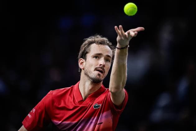 October 30, 2024, Paris, France, France: Daniil MEDVEDEV of Russia during the third day of the Rolex Paris Masters 1000 tennis tournament at Accor Arena on October 30, 2024 in Paris, France. Paris France - ZUMAm308 20241030_zsp_m308_001 Copyright: xMatthieuxMirvillex