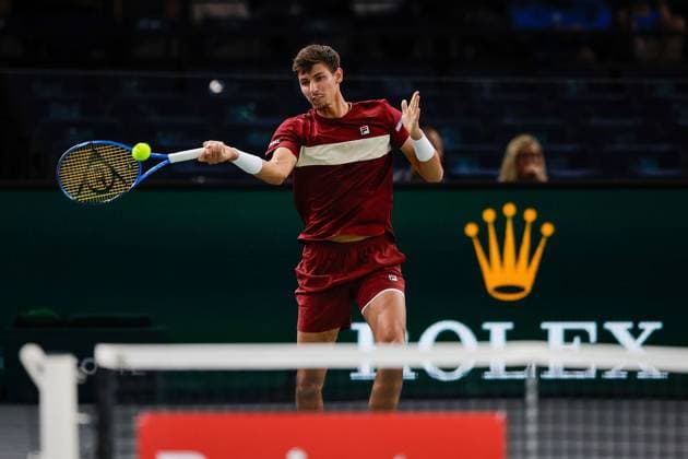 Paris, 30.10.2024 Tennis Rolex Paris Masters 2024, Alexei Popyrin -Daniil Medwedew v.l., Alexei Popyrin spielt eine Vorhand. Copyright: AntonioxBorga