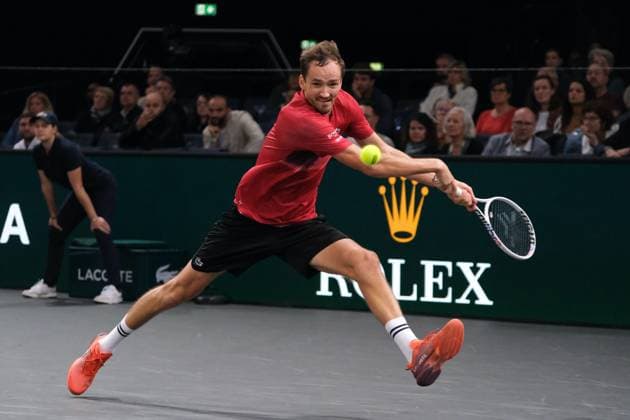 October 30, 2024, Paris, France: DANIL MEDVEDEV (RUS) returns the ball to ALEXEI POPYRIN (AUS) during the day three of Rolex Paris Masters 1000 tournament at Paris Accor Arena Stadium in Paris France..Popyrin won 6:4 2:6 7:6 Paris France - ZUMAp119 20241030_zaf_p119_004 Copyright: xPierrexSteveninx