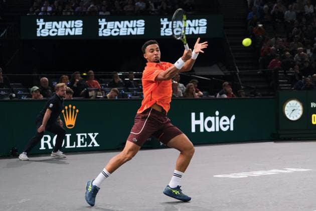 October 30, 2024, Paris, France: ARTHUR FILS (FRA) returns the ball to JAN LENNARD STRUFF (GER) during the day three of Rolex Paris Masters 1000 tournament at Paris Accor Arena Stadium in Paris France..Fils won 6:3 6:4 Paris France - ZUMAp119 20241030_zaf_p119_040 Copyright: xPierrexSteveninx