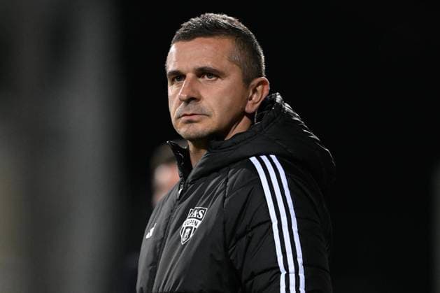 KAS Eupen v Royale Union Saint-Gilloise - Belgian Croky Cup EUPEN, BELGIUM - OCTOBER 30 : Selimbegovic Mersad head coach of KAS Eupen during the Belgian Croky Cup round of 32 match between KAS Eupen and Royale Union Saint-Gilloise on October 30, 2024 in Eupen, Belgium, 30 10 2024 Eupen Belgium  Copyright: xDhax